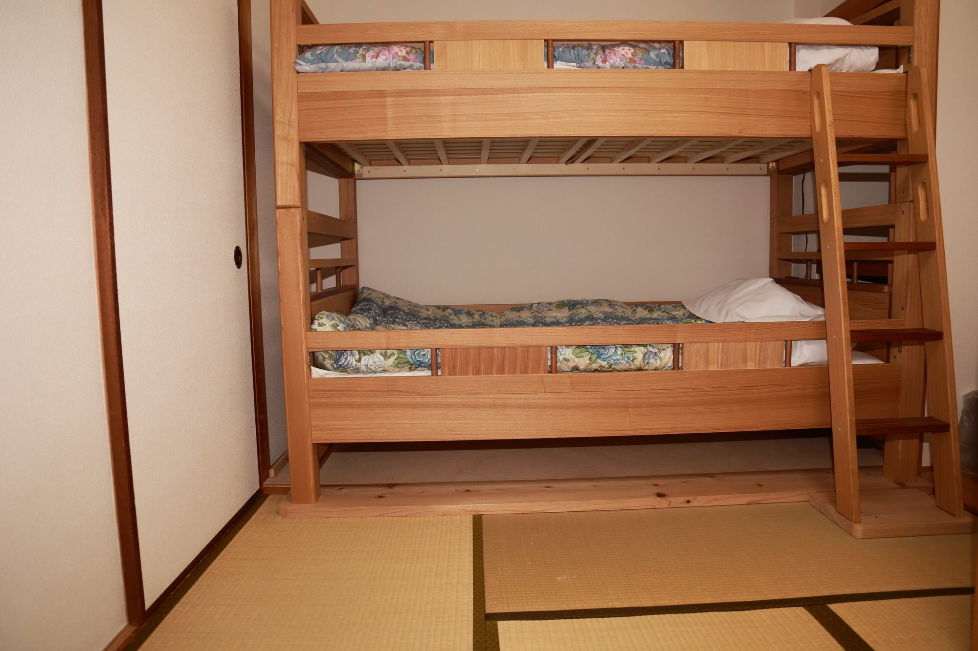 Guest House Fun Osaka Zewnętrze zdjęcie